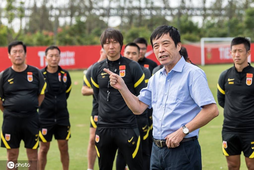 意甲-国米2-0拉齐奥3连胜4分领跑 劳塔罗图拉姆破门北京时间12月18日凌晨3:45，2023-24赛季意甲联赛第16轮，国米客战拉齐奥。